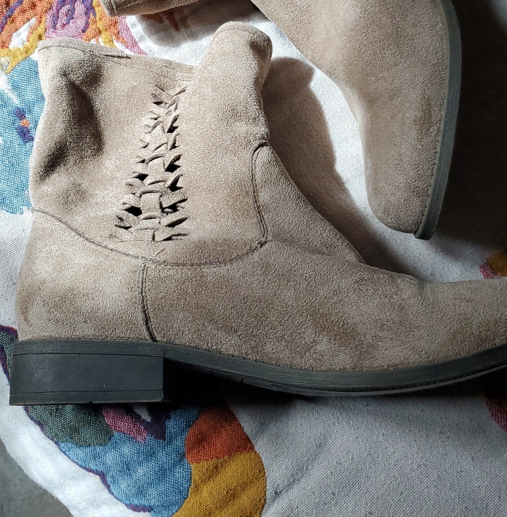 Boots Size 11